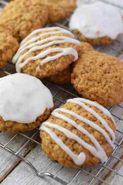 If you’re a fan of Carrot Cake, you’ll love these Spiced Carrot Cake Cookies. An easy to make drop c...