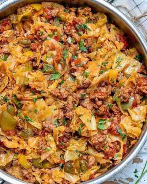 Hands-Down my FAVORITE way to eat cabbage and to get picky eaters to try it out! EASY One-Pan Beef...