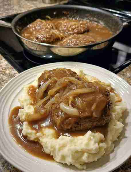 French Onion Salisbury Steak Ingredients: 1 pound ground beef 1 large onion, thinly sliced 1 cup b...