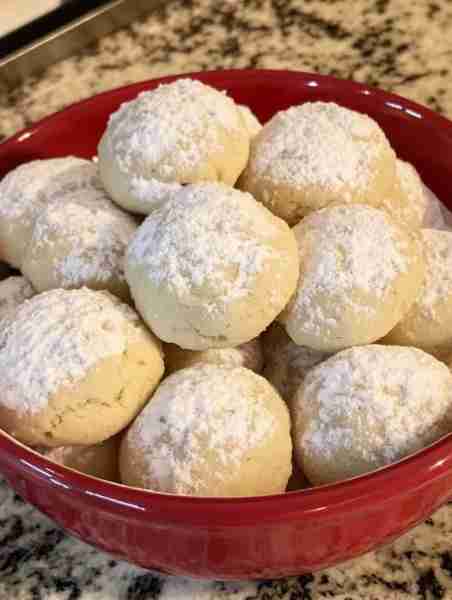 DOES ANYONE HERE ACTUALLY STILL EAT Snowball Cookies 😋😍 Ingredients: 1 cup unsalted butter, room t...