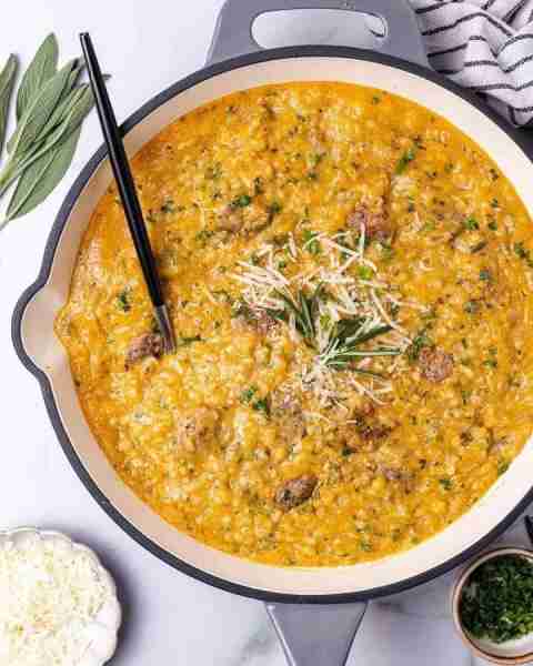 If you’re craving something Creamy, Flavorful and Extra Hearty...I’ve got you covered here! Creamy...