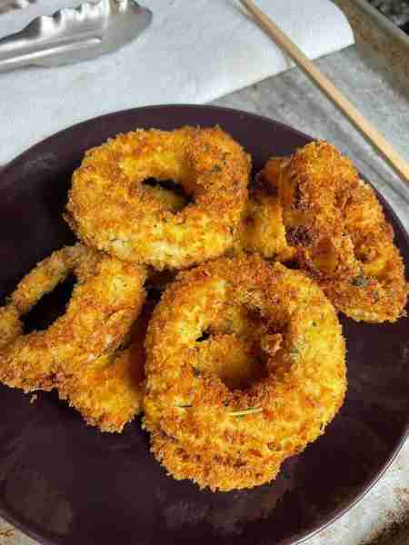 Extra Crispy Air Fryer Onion Rings are as crispy and delicious as deep-fried with fewer calories. Di...