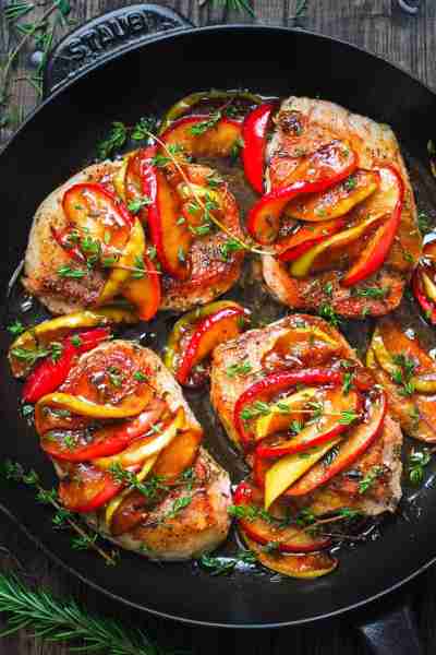 🍏🍎Pan-Seared Pork Chops with Fried Apples (caramelized with brown sugar, cinnamon, honey, and butt...