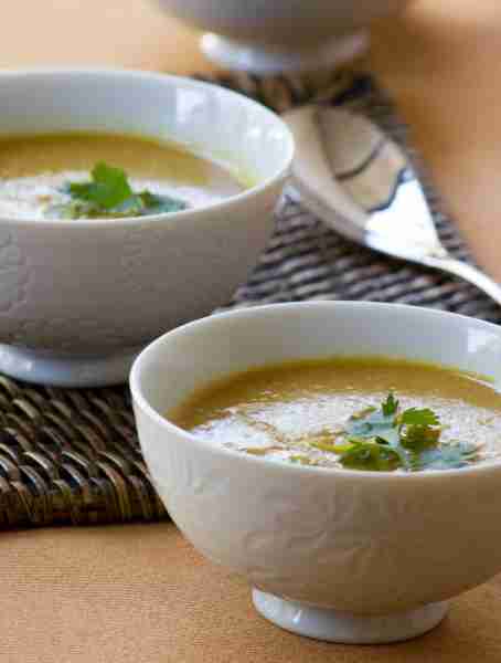 𝗖𝗮𝗿𝗿𝗼𝘁𝘀, 𝗰𝗼𝗰𝗼𝗻𝘂𝘁 & 𝗰𝘂𝗿𝗿𝘆 The humble carrot can take so many forms, and this Thai-Style Carrot Soup i...