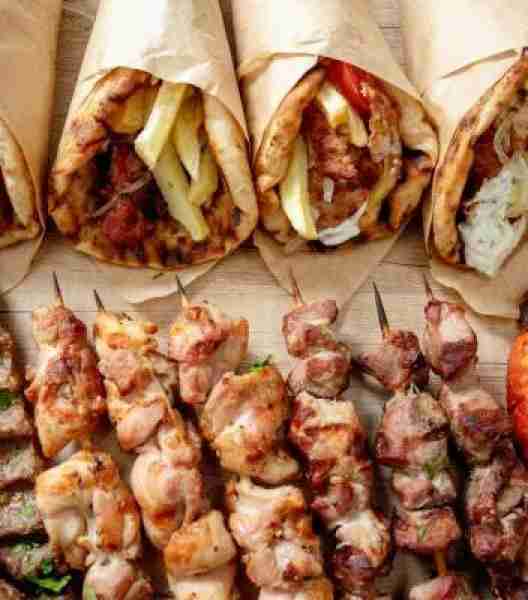 Gyros vs Souvlaki Pick your favorite 🍴 #mygreekitchen