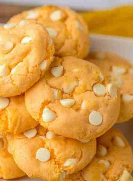Orange Creamsicle Cookies! 🍊🧡 We make for every party because everyone adores them! RECIPE BELOW!