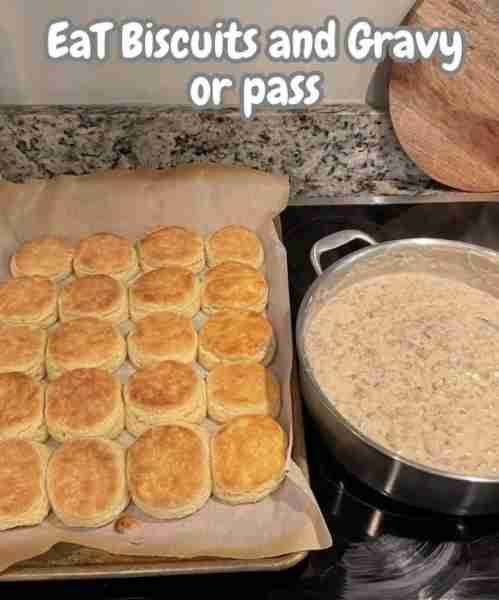 🥞✨ Biscuits & Gravy Fluffy, buttery biscuits smothered in creamy sausage gravy – the ultimate Sout...