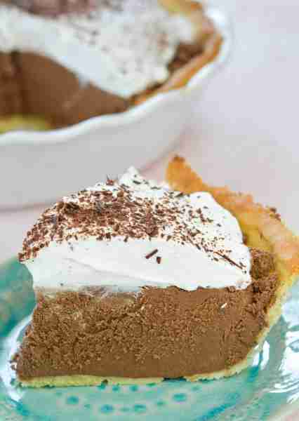 Try this Keto French Silk Pie for a decadent low-carb dessert! At about 5 net carbs per slice, this...