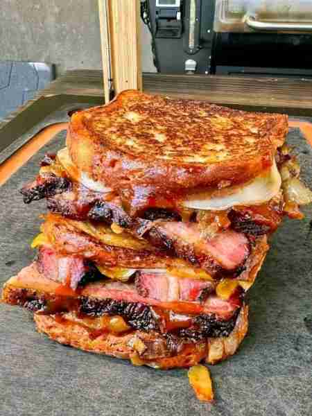 BBQ Brisket Melts Grilled Brisket Sandwich with Cheese and Caramelized Onions Ingredients: 2 slices...
