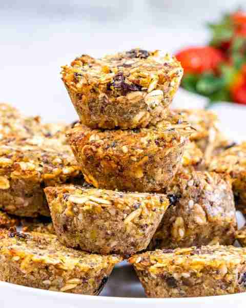 Rachel’s Homemade (copycat) Aussie Bites make an awesome to-go snack! ✨ Completely packed with ener...