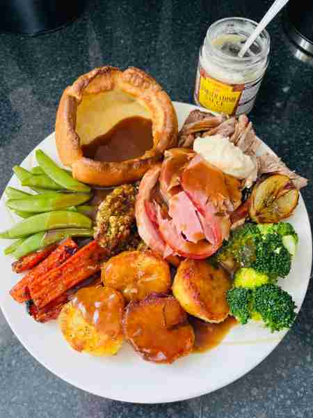 Gammon n beef today😊 Try and find a problem with this roast – I dare you 😋 #fblifestyle