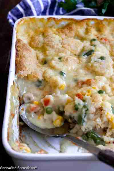 TikTok Chicken Cobbler! 💖 The stuff dinner dreams are made of. It’s so simple to put together, and...