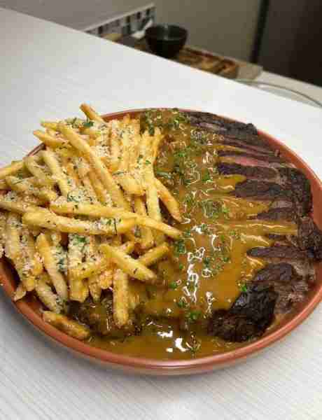 🥩 Steak with Pepper Gravy & Parmesan Fries 🍟✨ Ingredients: For the Steak: 1 ribeye or sirloin ste...
