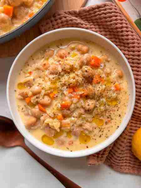 Soup Season❤️ This Greek-inspired lemon chickpea and orzo soup is cozy but refreshing - perfect for...
