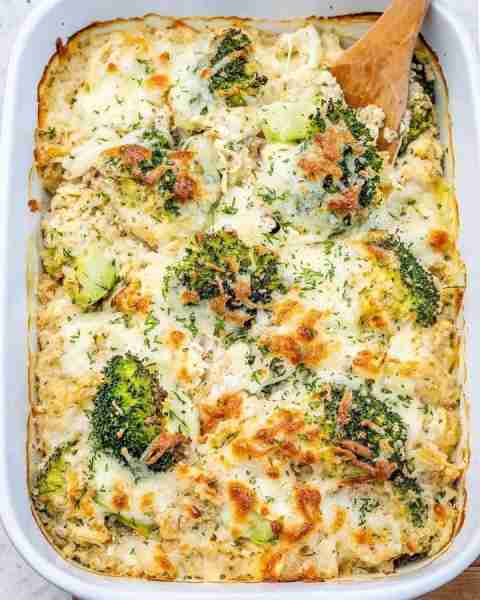 A Family Favorite {ULTRA Comforting} Dinner idea for your menu this week! Creamy Chicken + Broccoli...