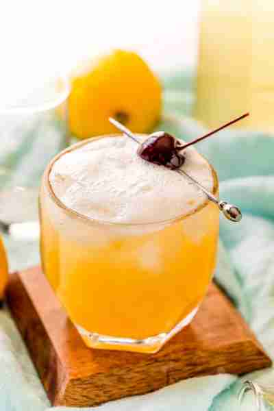 🍹✨ This delightful Bourbon Whiskey Sour cocktail features smooth bourbon and a zesty homemade sour...