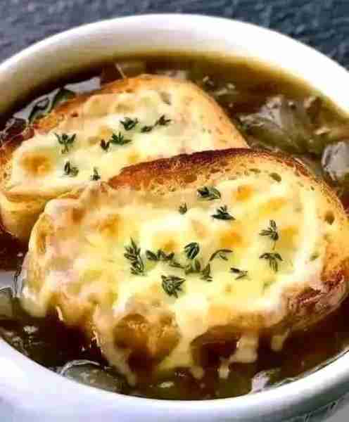 Easy French Onion Soup - Don't LOSE this Recipe 😋 Ingredients: 4 large onions, thinly sliced 4 tabl...