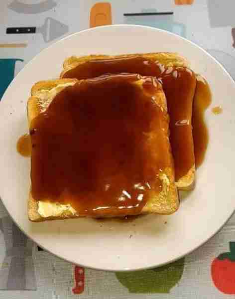 Classic Gravy on Toast by Kye