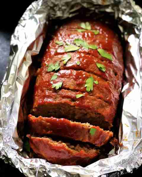 Hands down, this is the best meatloaf recipe we've ever had in our house. Full recipe 👇 💬