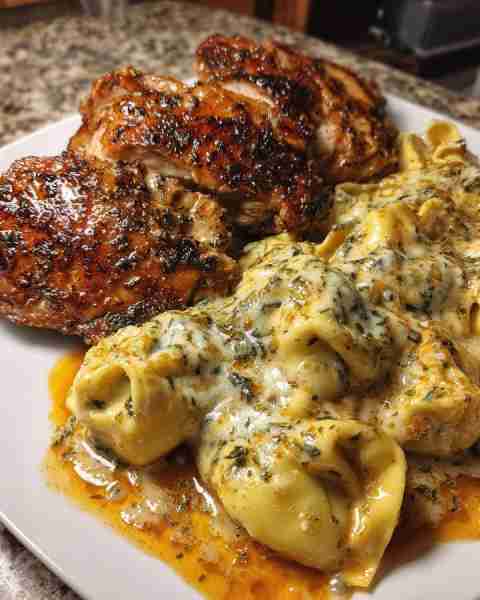 Garlic Parmesan Chicken Tortellini in Cheesy Velveeta Sauce Ingredients: 1½ lbs boneless, skinless c...