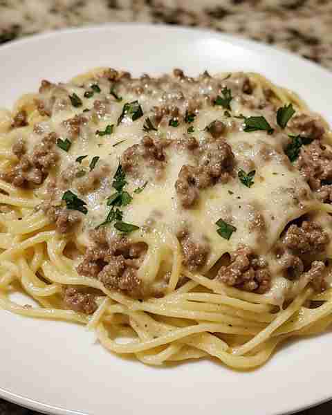Just made this Garlic Parmesan Beef & Spaghetti Pasta, and it’s absolutely delicious Ingredients: 1...